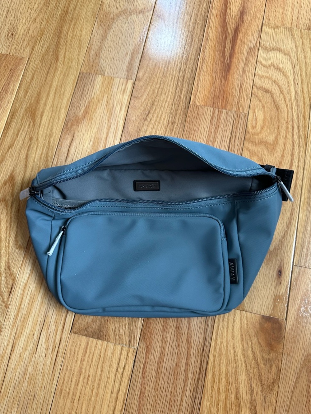 Away Belt Bag Blue Travel Crossbody Bag NWOT ✨